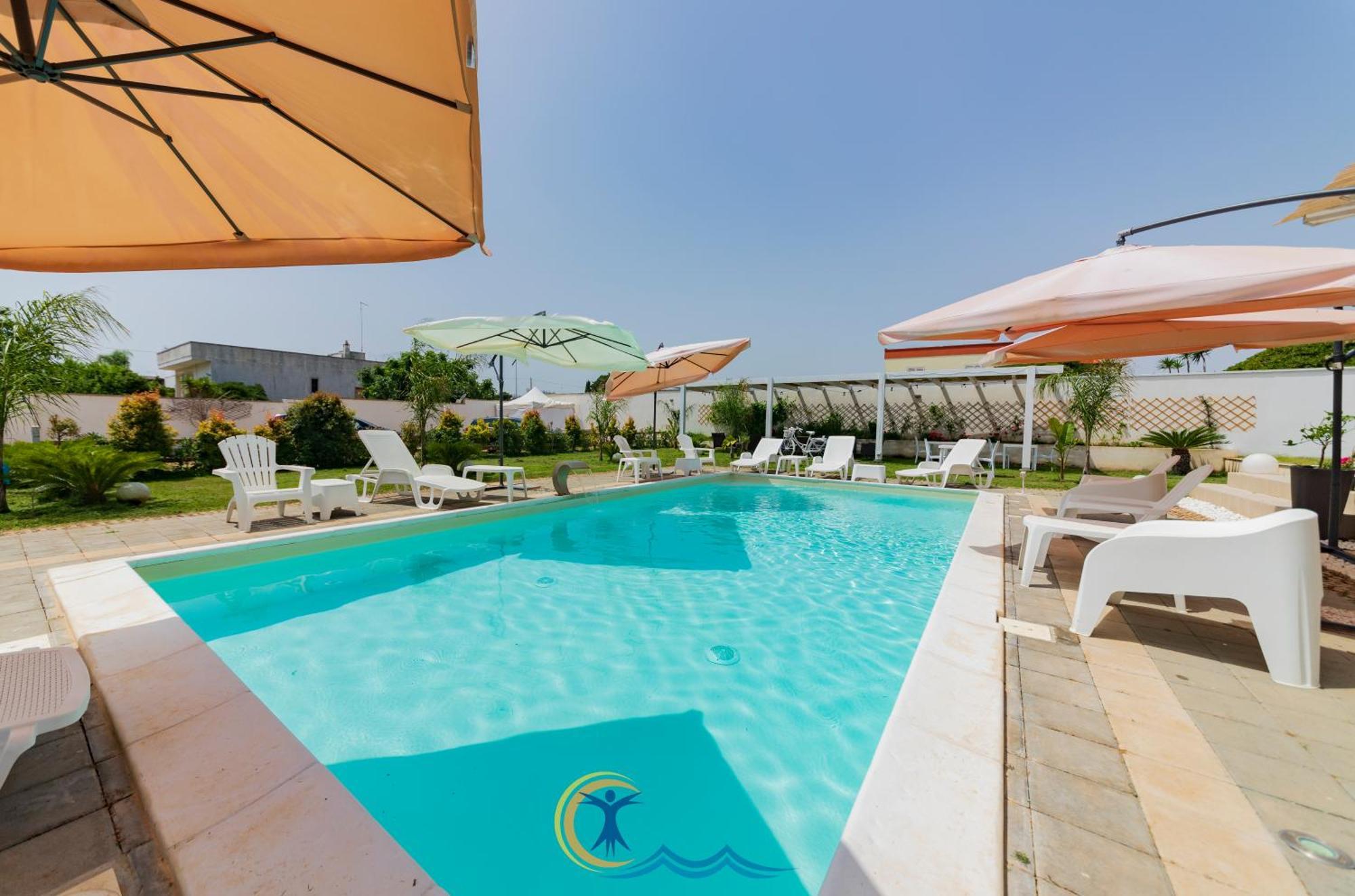Villa Leonardo San Foca - Room, Pool & Restaurant Экстерьер фото