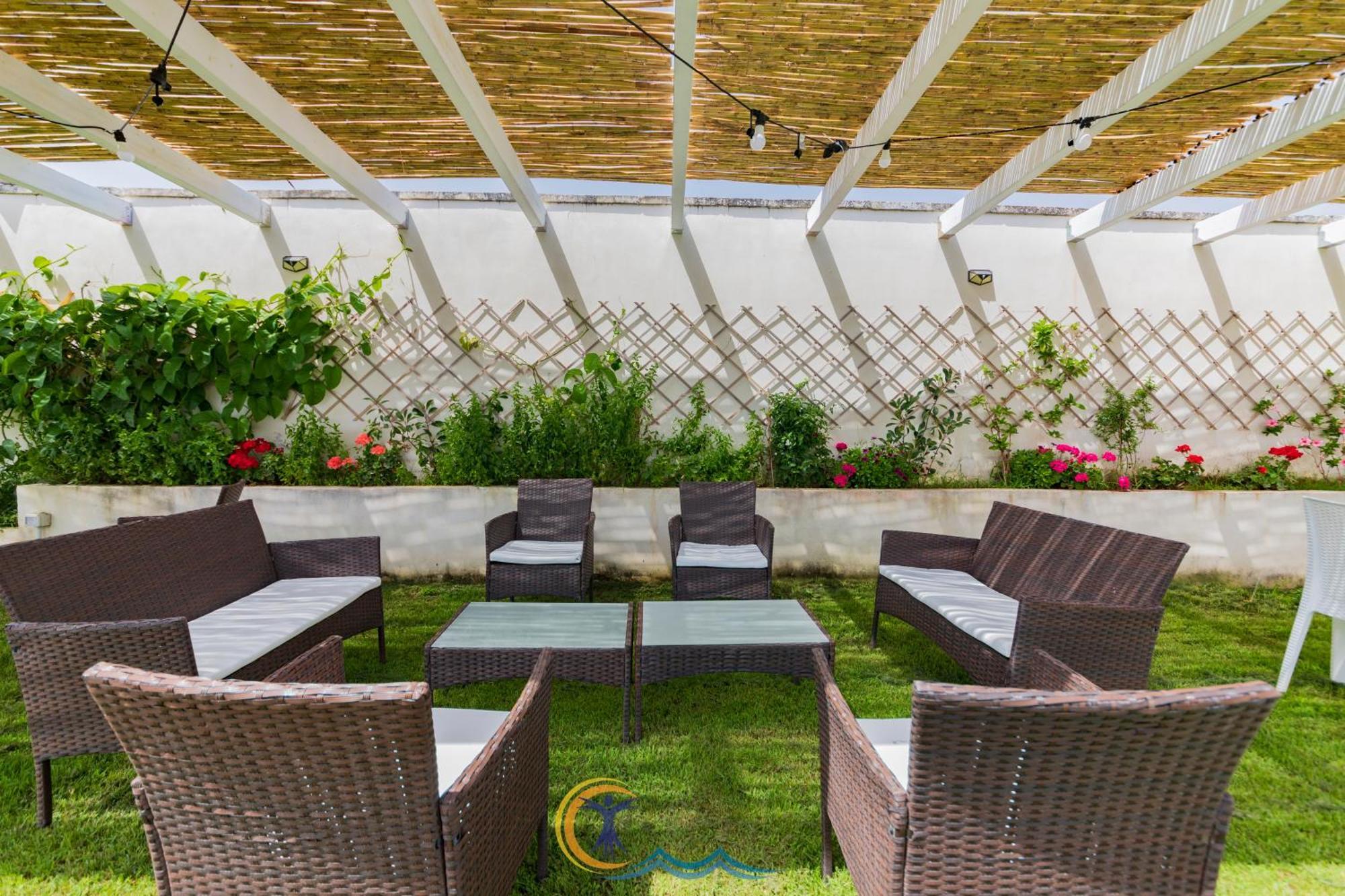 Villa Leonardo San Foca - Room, Pool & Restaurant Экстерьер фото